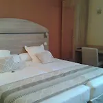 Les Etoiles Du Forez Hotel 2*