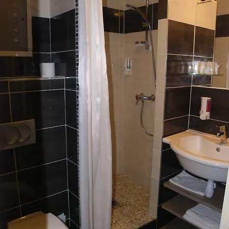 Hotel Les étoiles Du Forez 2*